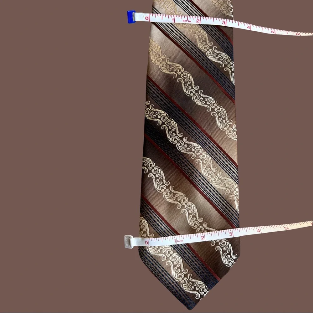 Vintage Men’s Contemporary JCPenney Brown Stripe Pattern Tie